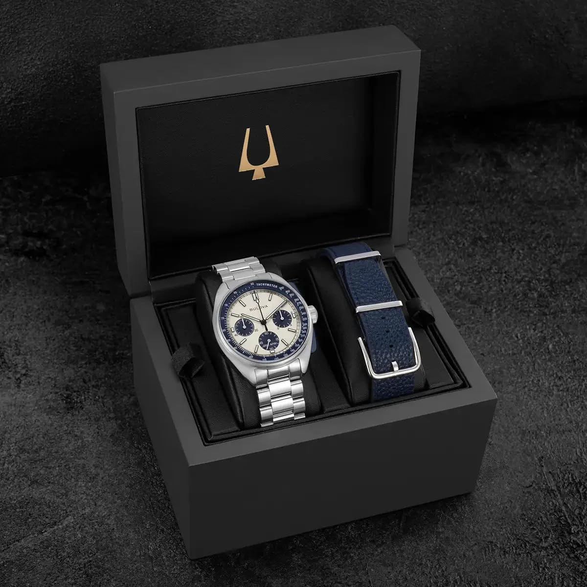 Bulova Montre à Quartz analogique pour Homme avec Bracelet en Acier Inoxydable 98K112, Bicolore., Bracelet – Image 6
